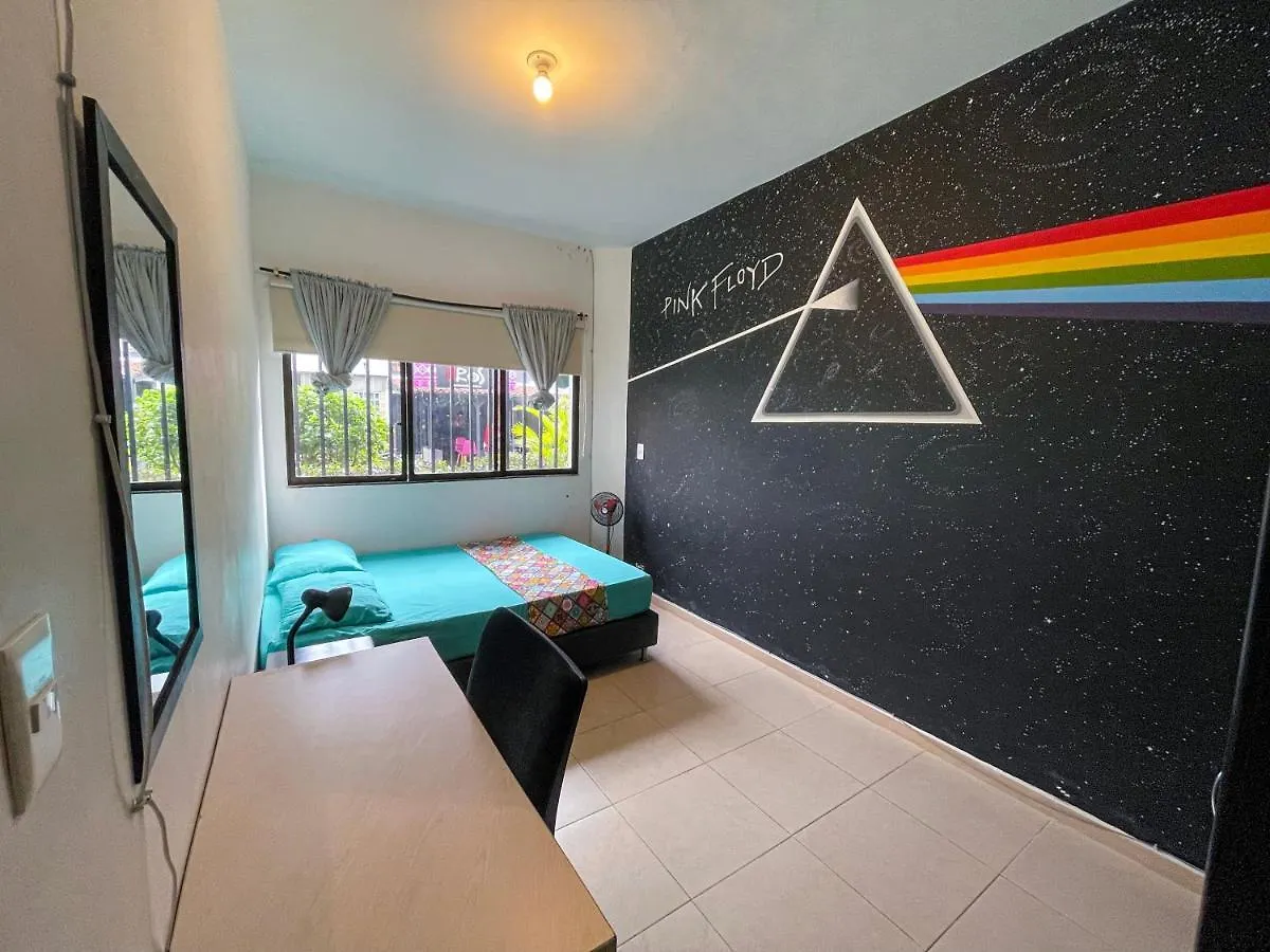 Casa Clandestina Guest House Medellín Colombia